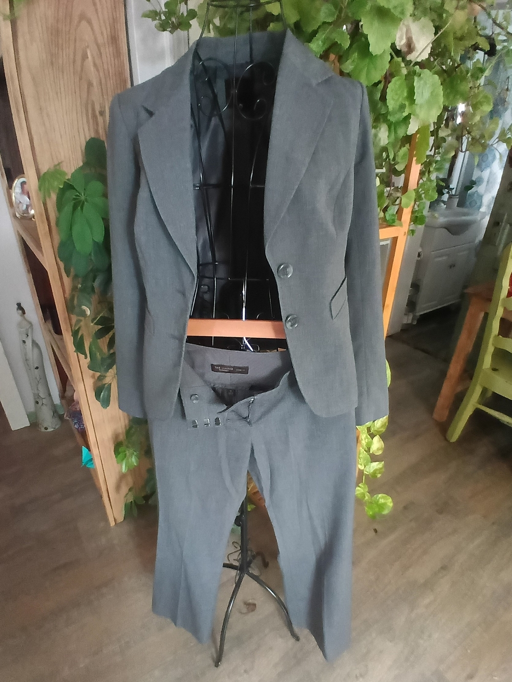 The Limited Gray Women's Two-Piece Suit - Blazer & Pants Size 0